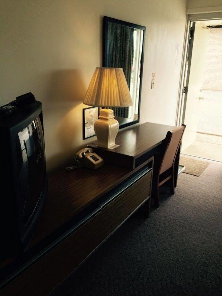 לימינגטון Town'N Country Motor Inn מראה חיצוני תמונה